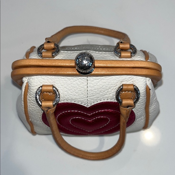 Like New Brighton Mini Heart Leather Kisslock Crossbody Purse (white and pink) - Picture 7 of 16